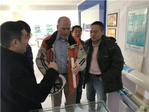 中科院理化研究所李畢忠博士、西門(mén)子公司過(guò)程工業(yè)部水處理專家William  Cunningham先生、王克軍先生及安陽(yáng)市開(kāi)發(fā)區(qū)科技局領(lǐng)導(dǎo)一行到我公司參觀交流